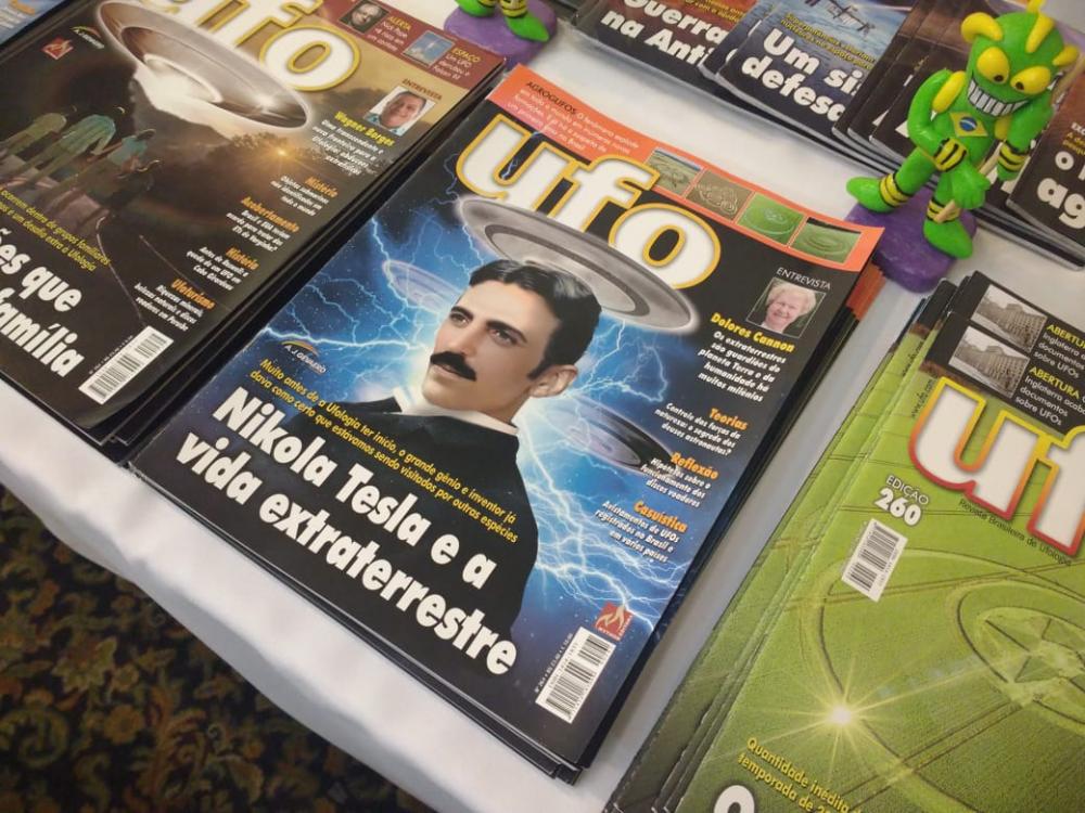 Ednei Procópio durante palestra no XXIV Congresso Brasileiro de Ufologia