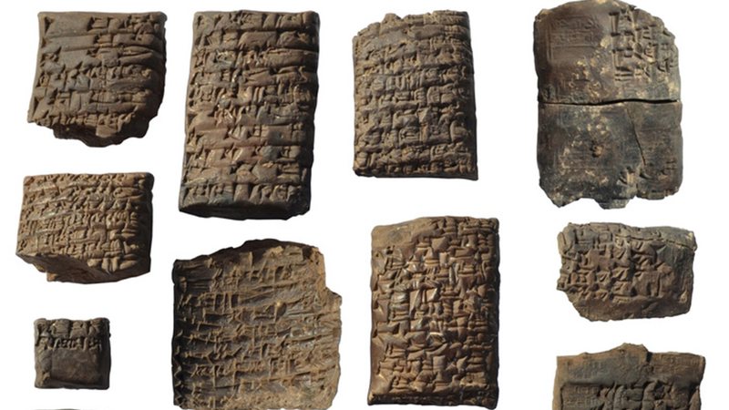 Alguns dos tabletes encontrados no atual Iraque | Fonte: Universita di Pisa